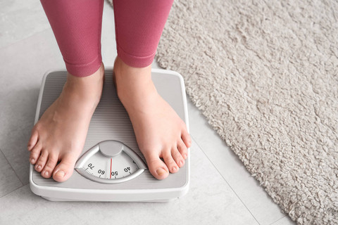 Ilustrasi berat badan. Foto: Pixel-Shot/Shutterstock