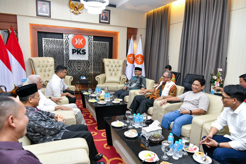 PKS beri rekomendasi Pilgub Sumut kepada Wali Kota Medan Bobby Nasution di DPP PKS pada Jumat (2/8/2024). Foto: Dok. Istimewa