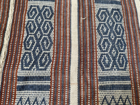 Ilustrasi kain tenun. Foto: Lucy Eni/Shutterstock