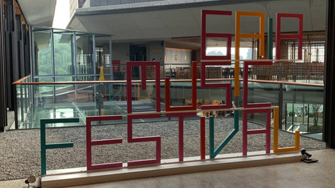 Suasana venue persiapan GAIA Music Festival 2024 di Hotel Gaia, Bandung, Jawa Barat, Sabtu (3/8).  Foto: Vincentius Mario/kumparan