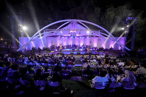 Ivan Nestorman membawakan lagunya saat Gaia Music Festival Jazz in The Valley 2024 di Gaia Hotel Bandung, Jawa Barat, Sabtu (3/8/2024). Foto: Jamal Ramadhan/kumparan