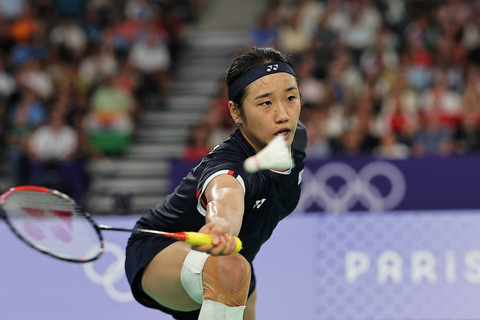 Tungga putri Korea Selatan An- Se-young saat melawan tunggal putri Indonesia Gregoria Mariska Tunjung pada semifinal Olimpiade Paris 2024 di Porte De La Chapella Arena, Paris, Prancis, Minggu (4/8/2024).
Foto: Ann Wang / REUTERS