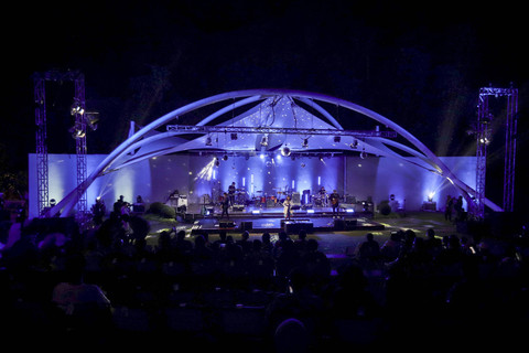 Penampilan Mocca di Gaia Music Festival Jazz in The Valley 2024 di Gaia Hotel Bandung, Jawa Barat, Minggu (4/8/2024). Foto: Jamal Ramadhan/kumparan