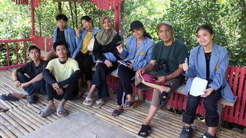 Tim Program Penguatan Kapasitas Organisasi Kemahasiswaan (PPKO) Hirosi dari Jurusan , Fakultas Matematika dan Ilmu Pengetahuan Alam (FMIPA) Universitas Sam Ratulangi (Unsrat) .
