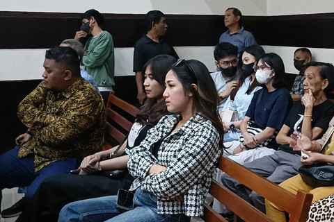 Tamara Tyasmara menghadiri sidang kasus pembunuhan anaknya Pengadilan Negeri Jakarta Timur, Senin (5/8/2024).  Foto: Giovanni/kumparan