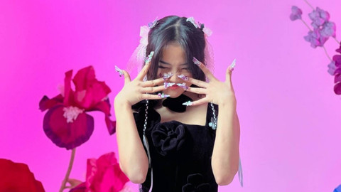  Fujianti Utami. Foto: Instagram/ @fuji_an