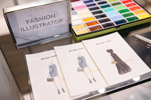 Peserta  kumparanWOMAN Ladies Day Out x Michael Kors Runway Moment mendapatkan fashion personalized illustration dari Ilustrator Nadia Lee. Foto: Michael Kors.