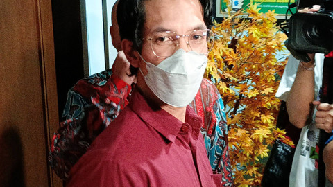 Edward Akbar tiba di Pengadilan Agama Jakarta Pusat, Rabu (7/8/2024).   Foto: Aprilandika Pratama/kumparan