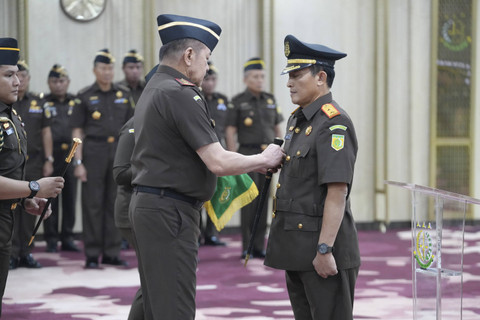 Jaksa Agung ST Burhanuddin melantik Rudi Margono menjadi Kepala Badan Diklat Kejaksaan RI. Foto: Dok Kejagung RI