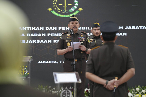 Jaksa Agung ST Burhanuddin melantik Rudi Margono menjadi Kepala Badan Diklat Kejaksaan RI. Foto: Dok Kejagung RI