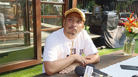 Musisi Sal Priadi saat Ditemui di Kawasan Senayan, Jakarta. Foto: Aprilandika Pratama/kumparan