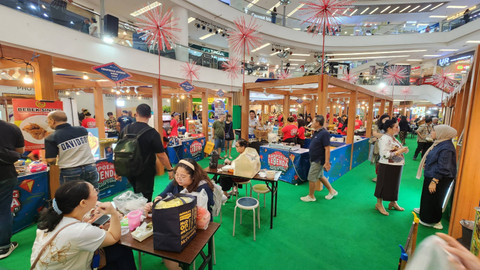 Puluhan tenant kuliner legendaris hadir di festival Kampoeng Legenda Mal Ciputra Jakarta, 7-18 Agustus 2024. Foto: Azalia Amadea/kumparan 