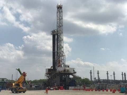 Sumur B13 Infill Clastic, Lapangan Banyu Urip, Cepu, Kabupaten Bojonegoro yang dikelola oleh PT Exxonmobil Indoensia.  Foto: Abdul Latif/kumparan