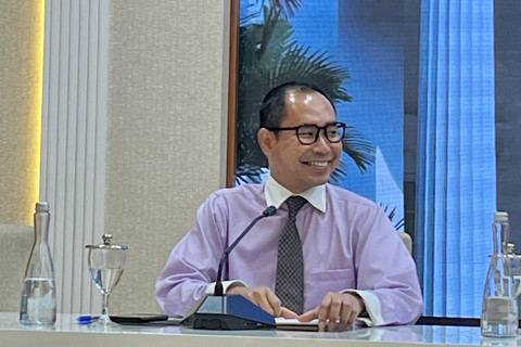  Direktur Perlindungan WNI Judha Nugraha (kiri) saat Konferensi pers di kantor Kemlu Jumat (9/8) Foto: Tiara Hasna/kumparan