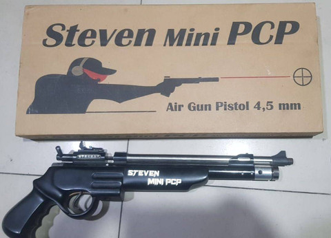 Senjata air gun yang digunakan saat aksi penembakan terhadap Riski Pohan di Medan Belawan. Foto: Dok. Polres Pelabuhan Belawan