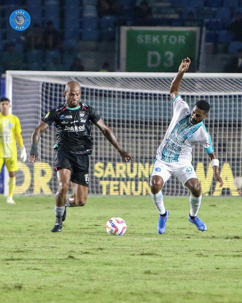 Persib menghadapi PSBS Biak dalam laga pembuka Liga 1 2024/25 di Stadion si Jalak Harupat, Kab. Bandung, Jumat (9/8). Foto: Dok: PSBS Biak