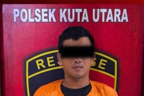 Jimmy (30) ditangkap polisi lantaran mencuri ponsel turis asing di kawasan wisata Kabupaten Badung, Bali. Foto: Dok. Polres Badung