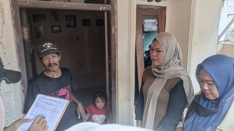 Verifikasi faktual KPU Jakarta terhadap dukungan calon independen Dharma-Kun di Pulau Seribu, 12 Agustus 2024. Foto: Thomas Bosco/kumparan