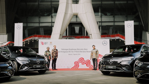 PT Inchcape Indomobil Distribution Indonesia (Mercedes-Benz Indonesia) menyerahan 16 kendaraan listrik kepada kantor Sekretariat Presiden untuk digunakan dalam perayaan HUT ke-79 RI di Ibu Kota Nusantara (IKN). Foto: Mercedes-Benz