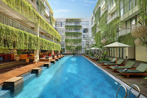 Swimming Pool Hotel Neo+ Kuta Legian. Foto: Archipelago International