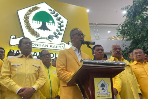 Plt Ketum Golkar Agus Gumiwang Kartasasmita memberikan keterangan pers di DPP Golkar, Jakarta Barat, Selasa (13/8/2024). Foto: Alya Zahra/Kumparan