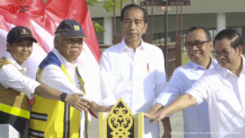 Presiden Jokowi resmikan Plaza Seremoni Sumbu Kebangsaan IKN, Rabu (14/8/2024).  Foto: YouTube/Sekretariat Presiden