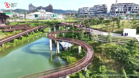 Presiden Jokowi resmikan Plaza Seremoni Sumbu Kebangsaan IKN, Rabu (14/8/2024).  Foto: YouTube/Sekretariat Presiden