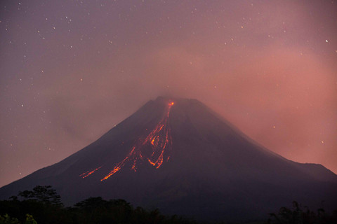 Ilustrasi Gunung Merapi Foto: Andreas Fitri Atmoko/Antara Foto