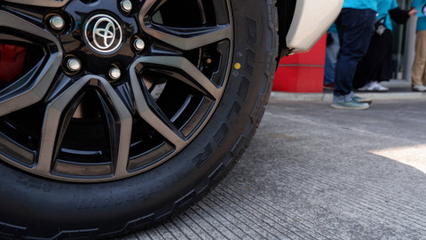 PT Bridgestone Tire Indonesia (BTI) luncurkan ban terbaru Bridgestone Dueler A/T002 untuk kendaraan SUV dan double cabin. Foto: Sena Pratama/kumparan