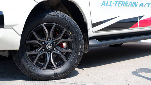 PT Bridgestone Tire Indonesia (BTI) luncurkan ban terbaru Bridgestone Dueler A/T002 untuk kendaraan SUV dan double cabin. Foto: Sena Pratama/kumparan
