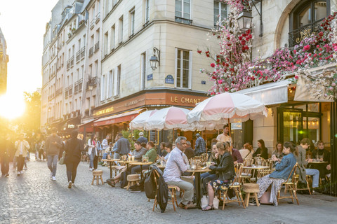 Ilustrasi belanja di Kota Paris. Foto: Shutterstock