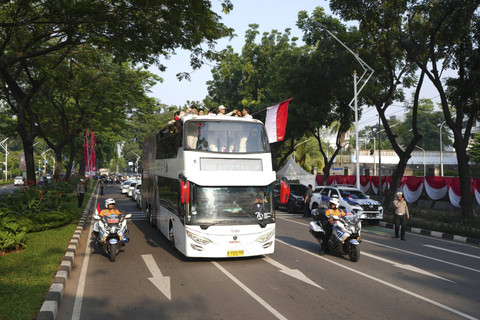 Bus double decker Transjakarta yang antar kontingen Olimpiade Paris 2024 ke istana, Kamis (15/8/2024). Foto: Dok. Istimewa