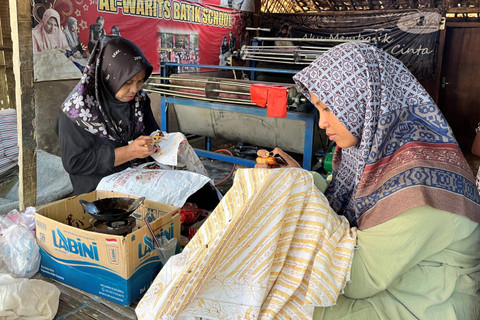 Batik aromaterapi Al-Warits di Bangkalan, Madura. Foto: Muhammad Darisman/kumparan