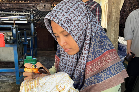 Batik aromaterapi Al-Warits di Bangkalan, Madura. Foto: Muhammad Darisman/kumparan