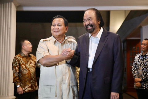 Ketua Umum Gerindra Prabowo Subianto dan Ketua Umum NasDem Surya Paloh menggelar konpers bersama usai melakukan pertemuan di kediaman Prabowo Subianto di Jalan Kertanegara, Jakarta Selatan, Kamis (15/8/2024). Foto: Dok. Istimewa