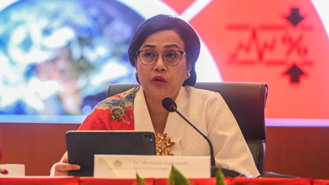 Menteri Keuangan Sri Mulyani Indrawati memberikan paparan dalam konferensi pers RAPBN dan Nota Keuangan TA 2025 di Jakarta, Jumat (16/8/2024). Foto: ANTARA FOTO/Rivan Awal Lingga