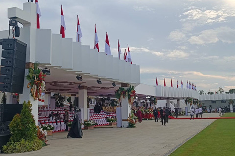 Suasana jelang upacara HUT ke-79 RI Istana Negara IKN, Kalimantan Timur, Sabtu (17/8/2024). Foto: Zamachsyari/kumparan