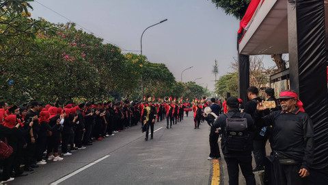 Jalan Lenteng Agung Raya depan Masjid At Taufiq arah Pasar Minggu ditutup selama perayaan Kemerdekaan ke-79 Indonesia dari PDIP, Sabtu (17/8). Foto: Thomas Bosco/kumparan