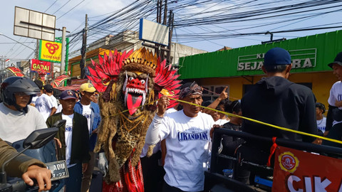 Karnaval HUT ke-79 RI RI di Desa Cileunyi Wetan, Sabtu (17/8). Foto: Robby Bouceu/kumparan