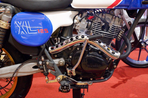 Honda XL125 bergaya Dakar yang jadi salah satu pemenang di Honda Modif Contest 2024 Makassar.  Foto: Aditya Pratama Niagara/kumparan