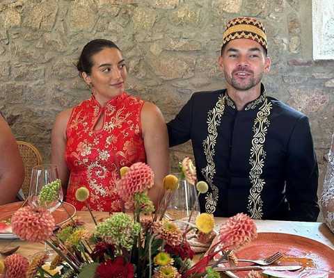 Sandy Henny Walsh bersama dengan Istrinya Aislinn Konig. | Foto: Instagram @sandywalsh