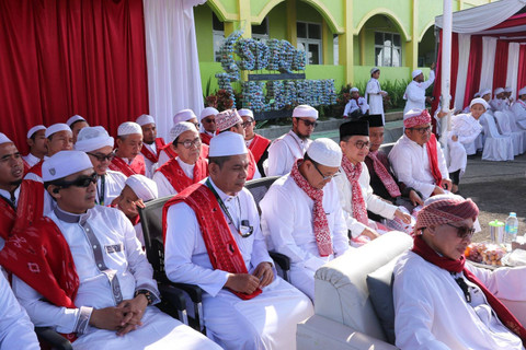 Dalam rangka merayakan Hari Kemerdekaan, Behaestex kembali meluncurkan program Gebyar Sarung Atlas Merah Putih. Foto: Dok. Istimewa