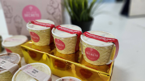 Varian baru asinan rambutan sorbetto di Gelato Secrets dalam rangka Hari Kemerdekaan Indonesia (20/8/24) Foto: Azalia Amadea/kumparan 