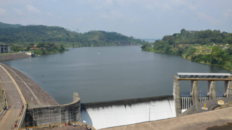 Waduk Saguling di Jawa Barat yang akan di manfaatkan permukaannya untuk PLTS Terapung Saguling dengan kapasitas 60 Megawatt (MW) serta estimas luas PLTS sebesar 95 hektar. Foto: Dok. PLN IP