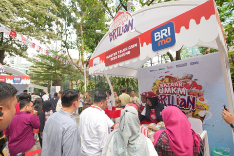 Bazaar UMKM BRILiaN yang digelar BRI pada kegiatan BRILiaN Independence Week (BIW) dalam memeriahkan HUT ke-79 Ri di kantor BRI pusat, Jakarta. Foto: Dok. BRI