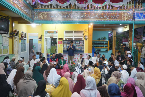 Anies Baswedan menghadiri kegiatan doa bersama di Kampung Muka, Balokan dan Kunir, Jakarta, Rabu (21/8/2024). Foto: Dok. Istimewa