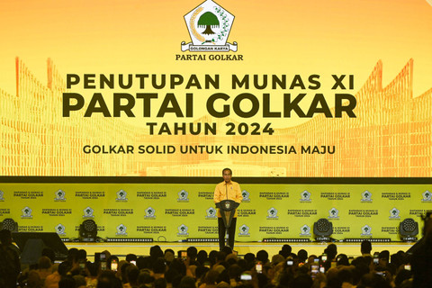 Presiden Joko Widodo menyampaikan pidato dalam penutupan Musyawarah Nasional (Munas) XI Partai Golkar di Jakarta Convention Center (JCC), Senayan, Jakarta, Rabu (21/8/2024). Foto: Muhammad Adimaja/ANTARA FOTO