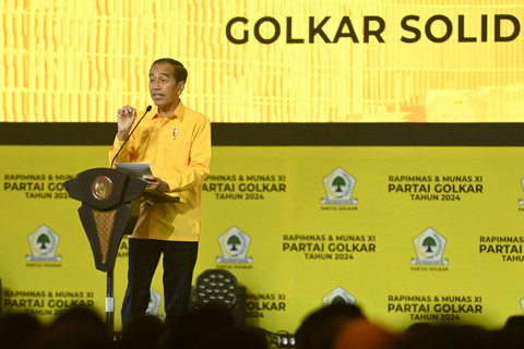 Presiden Joko Widodo menyampaikan pidato dalam penutupan Musyawarah Nasional (Munas) XI Partai Golkar di Jakarta Convention Center (JCC), Senayan, Jakarta, Rabu (21/8/2024). Foto: Muhammad Adimaja/ANTARA FOTO