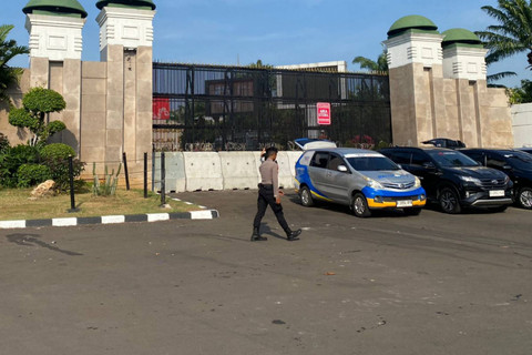 Kepala Polres Jakarta Pusat Kombes Susatyo Purnomo menemui wartawan sebelum demo di mulai, di depan gedung MPR/DPR, Senayan pada Kamis (22/8/2024).  Foto: Abid Raihan/kumparan
