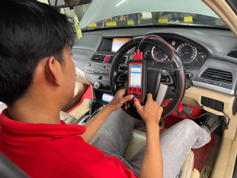 Penyedia jasa inspeksi mobil bekas, Otospector resmi membuka Claim Center pertama di Mangga Dua, Jakarta, Kamis (22/8). Foto: Sena Pratama/kumparan